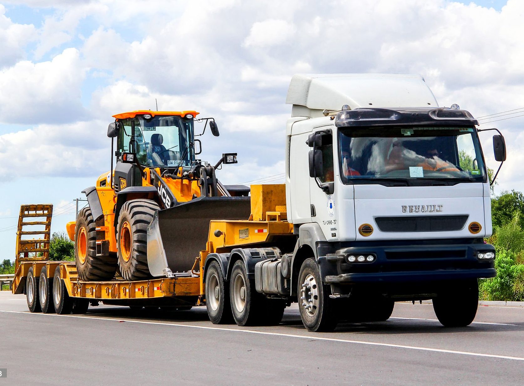 LOWBED TRUCKS